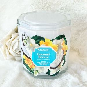 New with tag SCENTWORX COCONUT BREEZE SCENTED CANDLE with ESSENTIAL OILS 14.5 oz